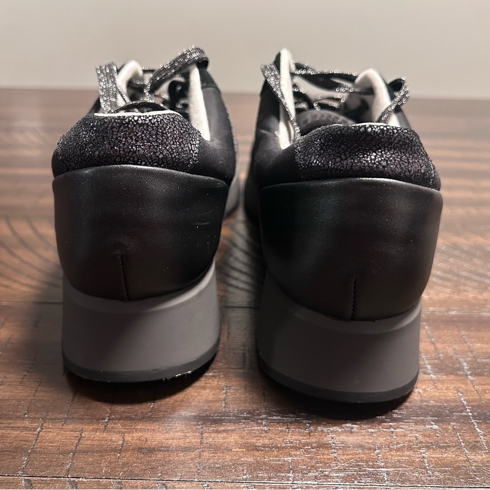 Woman’s Munro Piper Black Suede/Leather Casual Sneakers  Size 8.5 N - Picture 6 of 8